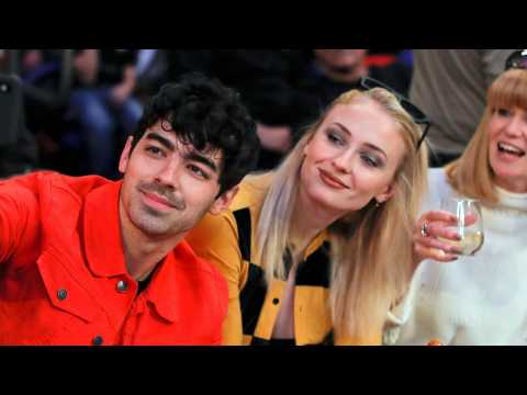 VIDEO : Sophie Turner Knows Fans Hate Her