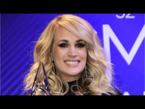 VIDEO : Carrie Underwood Goes Sans Makeup In New Social Media Post