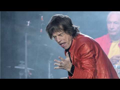 VIDEO : Mick Jagger Causes The Rolling Stones To Put Tour On Hold