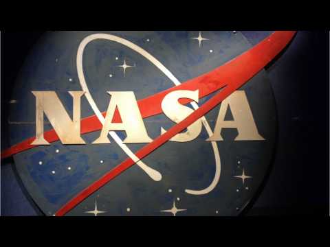 VIDEO : ?SNL? Mocks NASA?s Female Suit Dilemma With Sketch