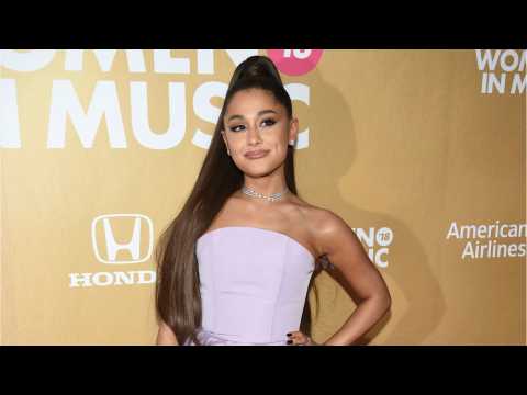 VIDEO : Ariana Grande got new ink that partially obscures a matching tattoo with Pete Davidson, but