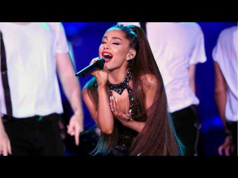 VIDEO : Ariana Grande Kicked Off Her'Sweetener' Tour In New York With A Tribute To Her Late Ex Mac M