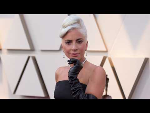 VIDEO : Lady Gaga & Jeremy Renner Spark Romance Rumors