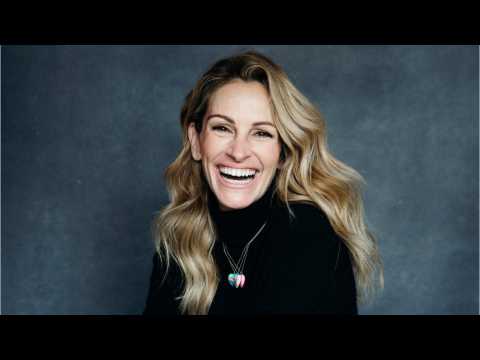 VIDEO : Julia Roberts Says College Admissions Scandal Is 