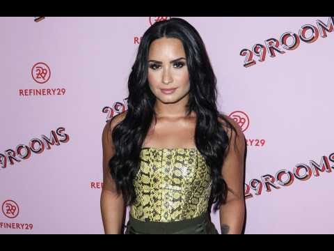 VIDEO : Demi Lovato dtermine  rester sobre