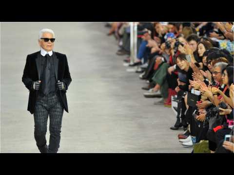 VIDEO : Chanel Pays Tribute To Karl Lagerfeld At Paris Fashion Week Show
