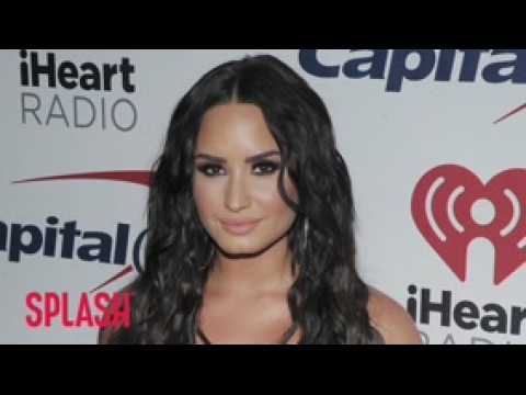VIDEO : Demi Lovato Committed To Her Sobriety