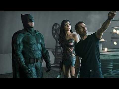 VIDEO : 'Justice League' Director Reacts To Fans Demanding The 'Snyder Cut'
