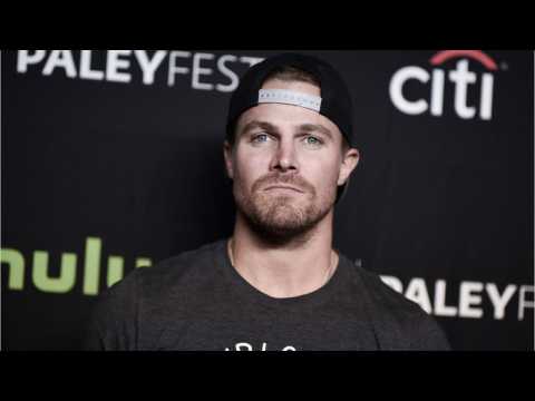 VIDEO : Stephen Amell and Jared Padalecki Hold Unemployed Actors Support Group