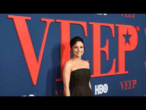 VIDEO : How Julia Louis-Dreyfus Used Her Cancer Battle to Help Others
