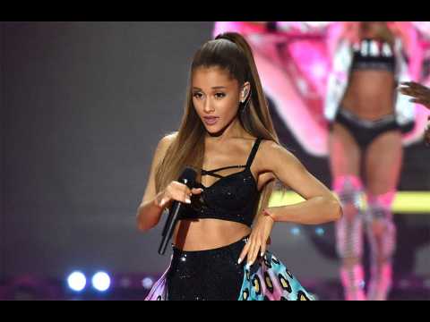VIDEO : Ariana a crit trois version de 'thank u, next'