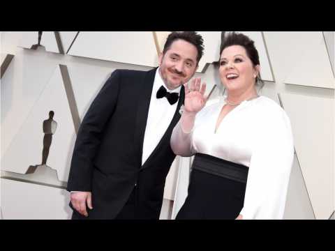 VIDEO : Melissa McCarthy And Ben Falcone Wore Track Suits To The Oscars