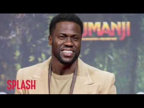VIDEO : Kevin Hart Skips Oscars To Do Boxing
