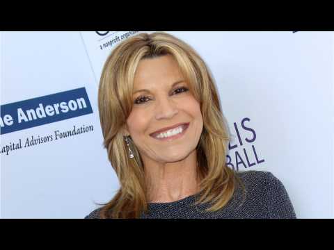 VIDEO : A Look Behind Vanna White's Show Routine