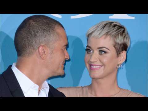 VIDEO : Katy Perry And Orlando Bloom Post Diamond Ring Selfies