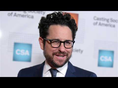 VIDEO : JJ Abrams Reveals Filming Has Wrapped On Star Wars: Episode IX