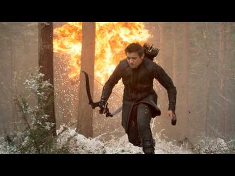 VIDEO : Hawkeye and Black Widow Reunite In New Art