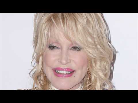 VIDEO : 12 Celebrities Who Have Opened Up About Having Endometriosis
