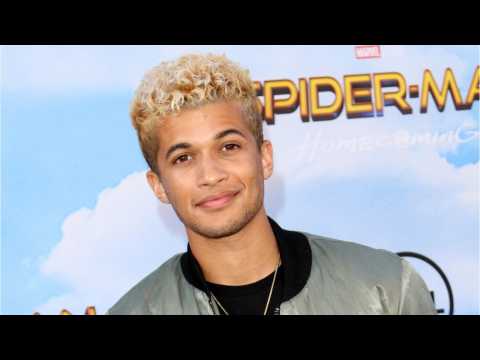 VIDEO : Jordan Fisher Pops The Question To Longtime Girlfriend Ellie Woods