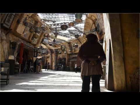 VIDEO : Disney Opens 'Star Wars: Galaxy's Edge' Attraction