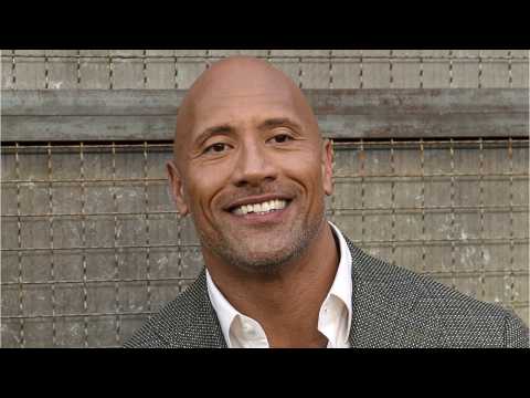 VIDEO : Dwayne ?The Rock? Johnson Unveils New In-Ear Headphones