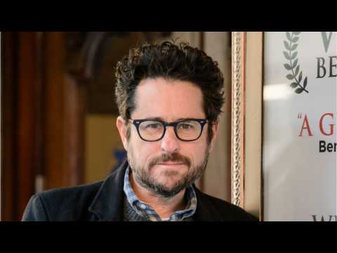 VIDEO : J.J. Abrams Is Reportedly Close To Signing A Huge Deal