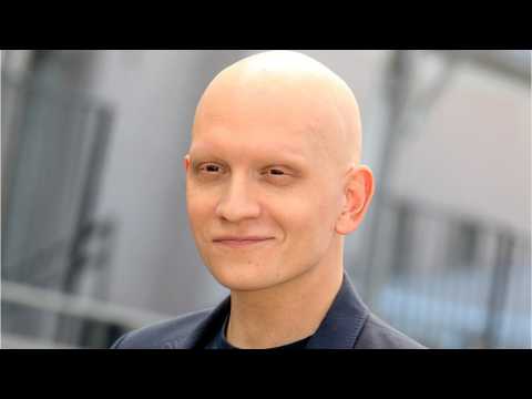 VIDEO : A ?Barry? Star Will Terrorize The Heroes In ?Bill And Ted 3?