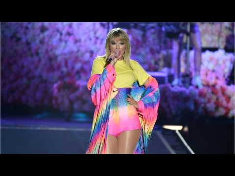 VIDEO : Taylor Swift Using Symbols of the LGBTQ Movement To Promote Album