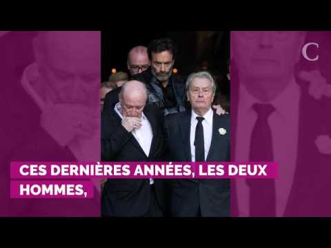 VIDEO : Alain Delon marqué par les mots de son ami Jean-Paul Belmondo, à la mort de Mireille Darc
