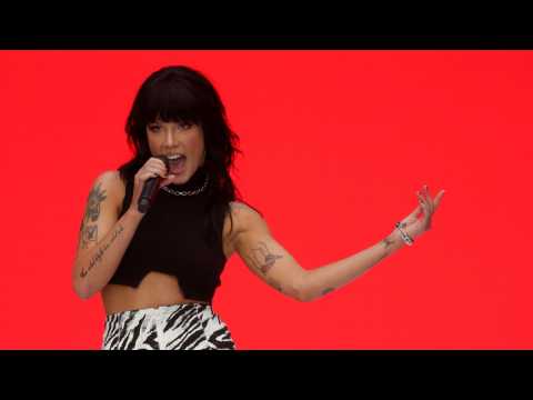 VIDEO : Halsey Speaks Out On London Hate Crime Against A Lesbian Couple