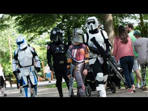 VIDEO : Costumes Not Allowed In Disneyland's Galaxy's Edge