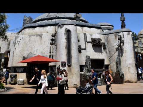 VIDEO : Galaxy's Edge Drink Prices Literally Out Of This World
