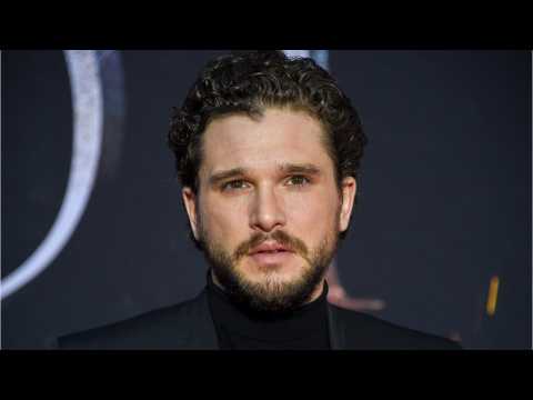VIDEO : Kit Harington Spotted In Public