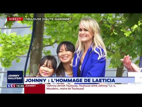 VIDEO : Hommage  Johnny : l'motion de Laeticia en direct de Toulouse
