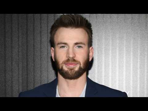 VIDEO : Chris Evans Shares Baby Picture On Father's Day