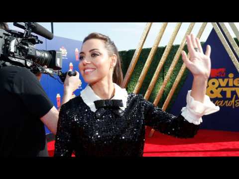 VIDEO : Aubrey Plaza Cosplays Chucky At MTV Awards