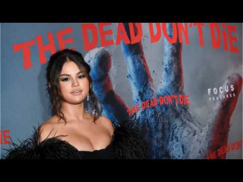 VIDEO : Selena Gomez: New Music Coming!