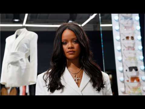 VIDEO : Rihanna Is named The Wealthiest Female Musician In The World