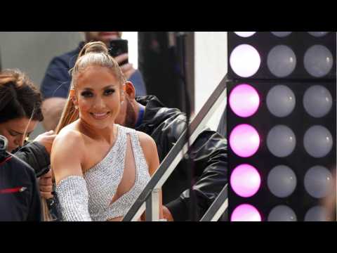 VIDEO : An Insight To Keeping Jennifer Lopez's Hair Shiny And Healthy