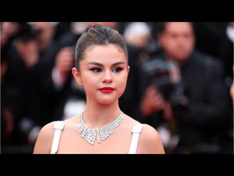 VIDEO : Selena Gomez Says She Doesn't Have Instagram On Her Phone