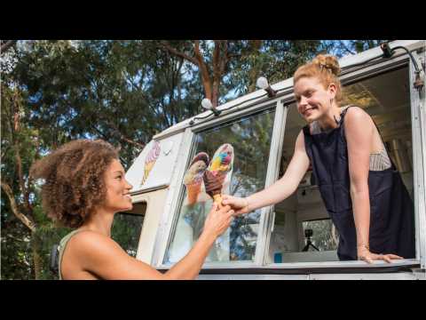 VIDEO : Hate Your Summer Job? Here Are Some Tips To Handle It