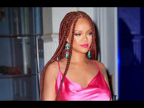 VIDEO : Rihanna aime rivaliser avec les hommes d'affaires