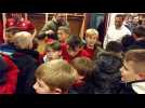 Football RAQM . Les jeunes du club ont rejoint les joueurs après la victoire dans le vestiaire. Vidéo Eric Ghislain