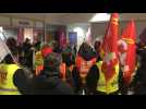 Des manifestants investissent l'hôpital de Flers