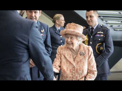 VIDEO : Elizabeth II demande  Harry et Meghan de revenir  Londres