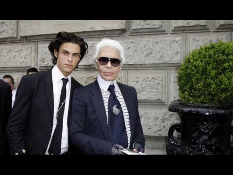 VIDEO : Baptiste Giabiconi tait le plus gros hritier de la fortune de Karl Lagerfeld