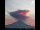 Indonésie: le volcan Merapi est entré en éruption