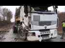 Villers-Plouich: un camion-citerne se renverse, la route départementale 29 coupée