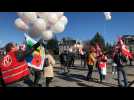 Réformes des retraites. À Laval, un lâcher de ballons en protestation contre Macron