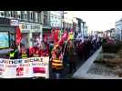 Manifestation dans les rues de Saint-Quentin avec lancer de chaussures dans la cour de la sous-préfecture